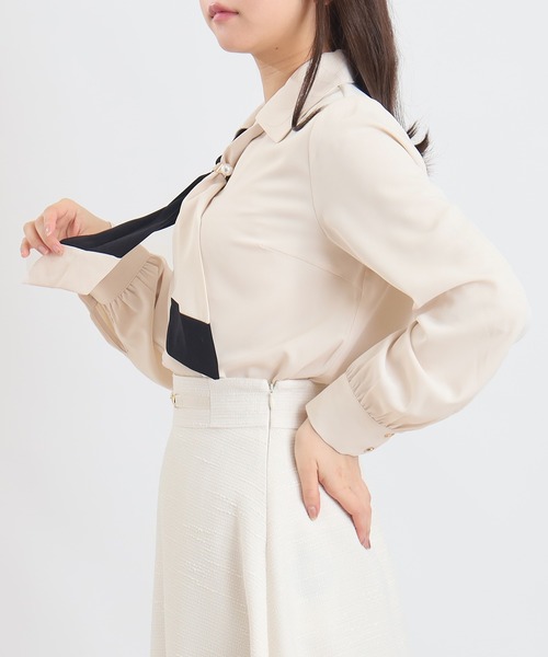 ASTORIA ODIER（アストリアオディール）の「金具付配色ボウタイブラウス（シャツ/ブラウス・レディース・ホワイト/ライトグレー/ベージュ/ミント・MEDIUM）」の14枚目の写真
