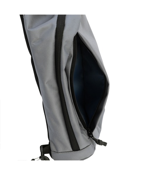 COLEMAN（コールマン）の「アトラススリングバック（ボディバッグ/ウエストポーチ・レディース・グレイッシュベージュ/ブラック/グレー・8L）」の17枚目の写真