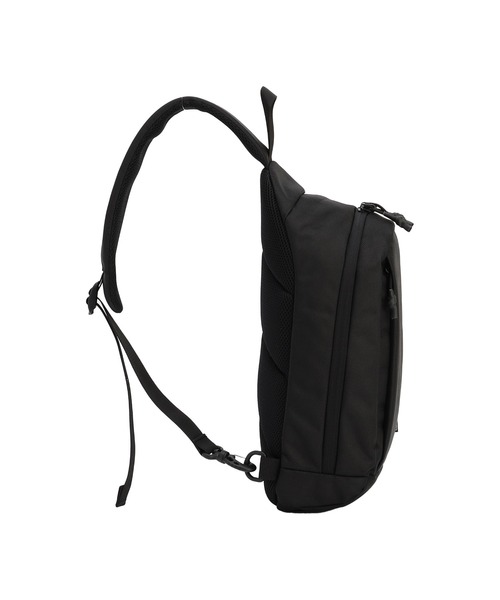 COLEMAN（コールマン）の「アトラススリングバック（ボディバッグ/ウエストポーチ・レディース・グレイッシュベージュ/ブラック/グレー・8L）」の5枚目の写真