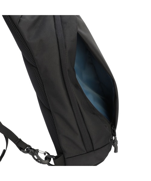 COLEMAN（コールマン）の「アトラススリングバック（ボディバッグ/ウエストポーチ・レディース・グレイッシュベージュ/ブラック/グレー・8L）」の9枚目の写真