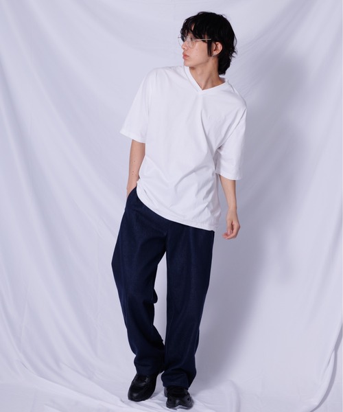 DRAW(ドロー)の「DRAW(ドロー) / パッカブルVネックTシャツ(Tシャツ/カットソー・メンズ・ホワイト/ブラック・MEDIUM/LARGE)」の4枚目の写真
