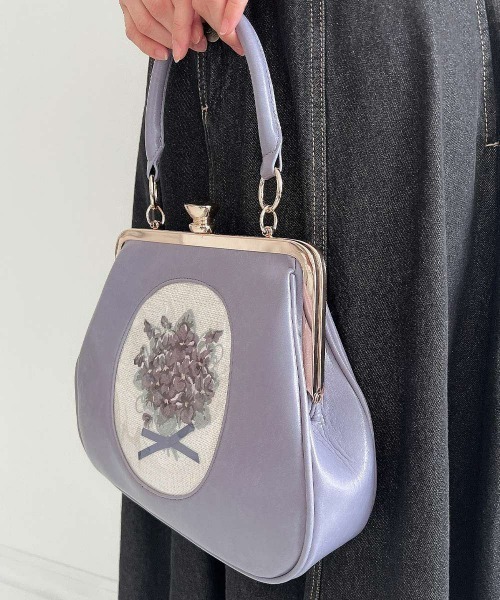 an another angelus（アンアナザーアンジェラス）の「フレームスミレ刺繍がま口バッグ/fint フィント（ハンドバッグ・レディース・アイボリー/パープル・FREE）」の18枚目の写真