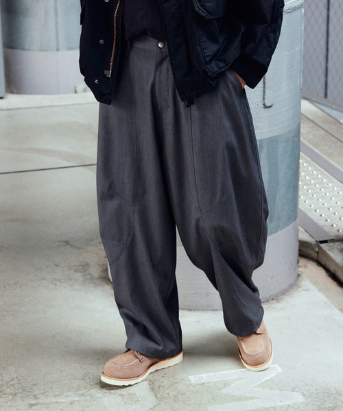 JOURNAL STANDARD（ジャーナルスタンダード）の「Airform / エアフォーム TR ワーク パンツ（スラックス・メンズ・ベージュ/ブラック/チャコールグレー・MEDIUM/LARGE）」の4枚目の写真