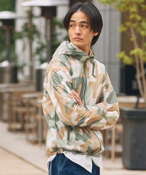 AIGLE（エーグル）の「超軽量 撥水 プリントジャケット RP（ナイロンジャケット・メンズ・グリーン系カモフラージュ/グレー系カモフラージュ・XXL/XS/XL/M/S/L）」の4枚目の写真