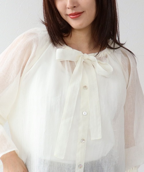 Three Four Time（ｽﾘｰﾌｫｰﾀｲﾑ）の「ギャーザーリボンカラーブラウス（シャツ/ブラウス・レディース・ブラック/ホワイト/イエロー・FREE）」の4枚目の写真