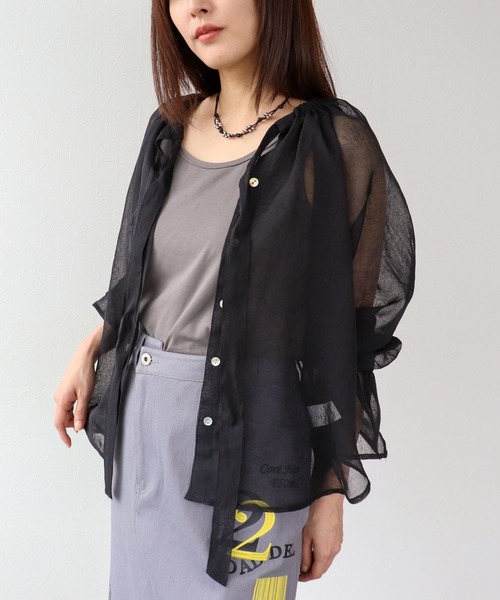 Three Four Time（ｽﾘｰﾌｫｰﾀｲﾑ）の「ギャーザーリボンカラーブラウス（シャツ/ブラウス・レディース・ブラック/ホワイト/イエロー・FREE）」の18枚目の写真