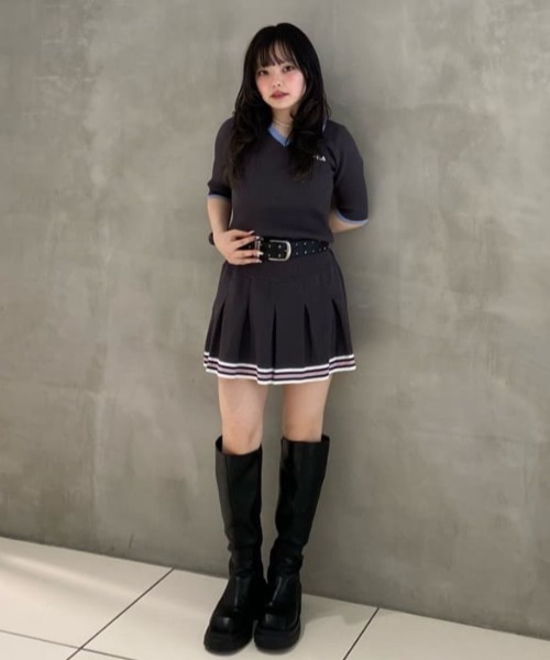 SLY(スライ)の「FILA x SLY BOX PLEATS S/OP フィラスライボックスプリーツショートワンピース 春服(ワンピース・レディース・ネイビー/杢グレー・1/2)」の15枚目の写真