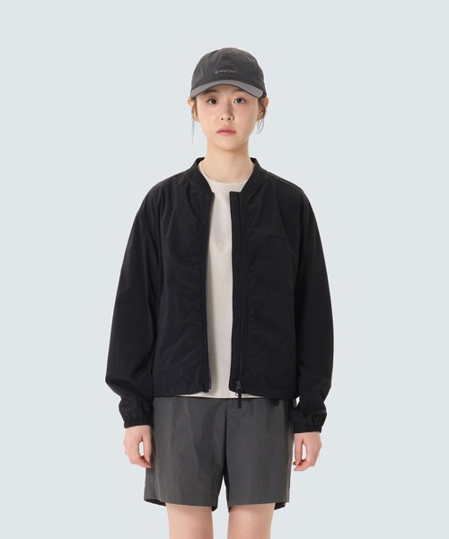 Snow Peak（スノーピーク）の「Snow Peak/ Light Taslan Women's Bomber Jacket ライト タスラン ウィメンズ ボンバー ジャケット 海外限定（ブルゾン・レディース・ライトベージュ/ブラック/ダークカーキ・L/M/S）」の2枚目の写真
