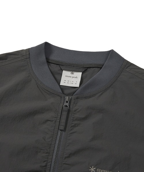 Snow Peak（スノーピーク）の「Snow Peak/ Light Taslan Women's Bomber Jacket ライト タスラン ウィメンズ ボンバー ジャケット 海外限定（ブルゾン・レディース・ライトベージュ/ブラック/ダークカーキ・L/M/S）」の4枚目の写真