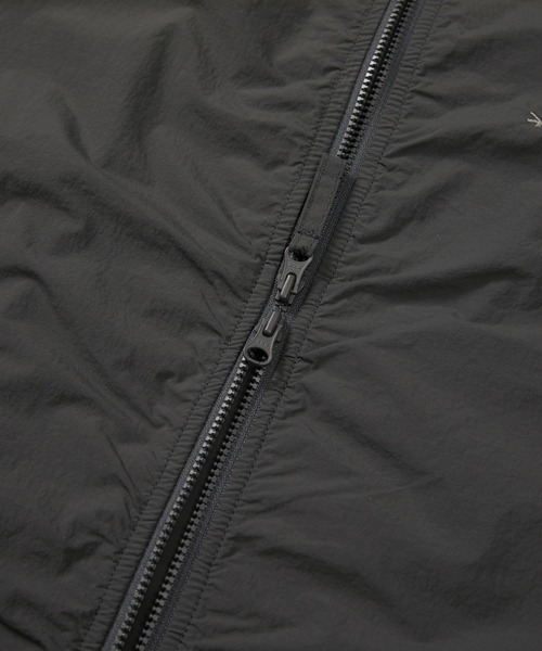 Snow Peak（スノーピーク）の「Snow Peak/ Light Taslan Women's Bomber Jacket ライト タスラン ウィメンズ ボンバー ジャケット 海外限定（ブルゾン・レディース・ライトベージュ/ブラック/ダークカーキ・L/M/S）」の8枚目の写真