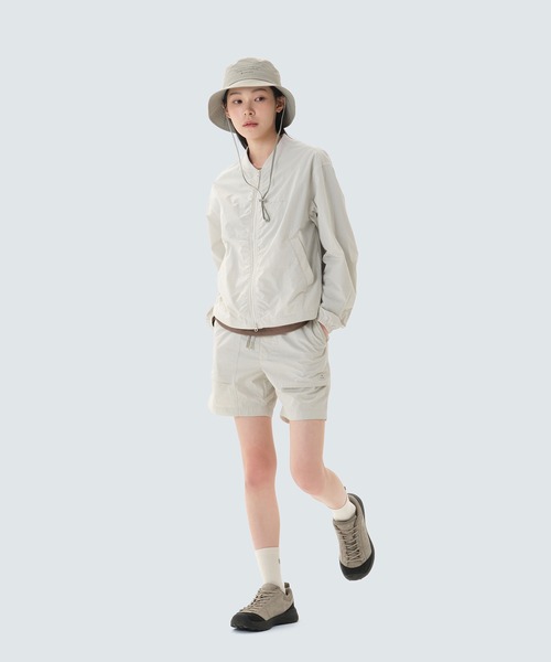 Snow Peak（スノーピーク）の「Snow Peak/ Light Taslan Women's Bomber Jacket ライト タスラン ウィメンズ ボンバー ジャケット 海外限定（ブルゾン・レディース・ライトベージュ/ブラック/ダークカーキ・L/M/S）」の18枚目の写真