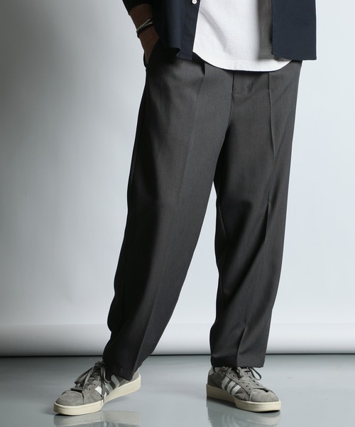 The DUFFER of ST.GEORGE（ザダファーオブセントジョージ）の「STRETCH CORDLANE WIDE TAPERED PANTS：コードレーン ワイドパンツ / スラックス / ストレッチパンツ / テーパードパンツ（スラックス・メンズ・グレー/ブラック・SMALL/MEDIUM/LARGE/X-LARGE）」の2枚目の写真