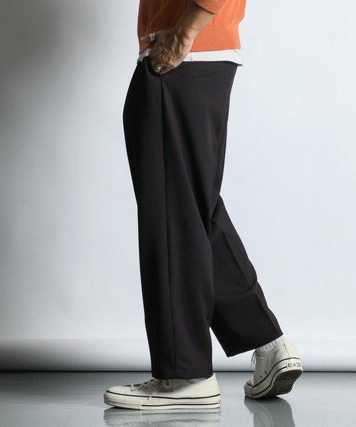 The DUFFER of ST.GEORGE（ザダファーオブセントジョージ）の「STRETCH CORDLANE WIDE TAPERED PANTS：コードレーン ワイドパンツ / スラックス / ストレッチパンツ / テーパードパンツ（スラックス・メンズ・グレー/ブラック・SMALL/MEDIUM/LARGE/X-LARGE）」の7枚目の写真