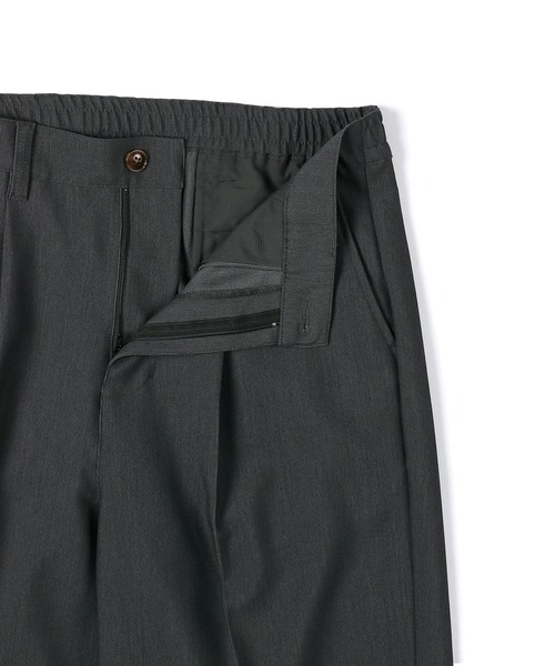 The DUFFER of ST.GEORGE（ザダファーオブセントジョージ）の「STRETCH CORDLANE WIDE TAPERED PANTS：コードレーン ワイドパンツ / スラックス / ストレッチパンツ / テーパードパンツ（スラックス・メンズ・グレー/ブラック・SMALL/MEDIUM/LARGE/X-LARGE）」の12枚目の写真