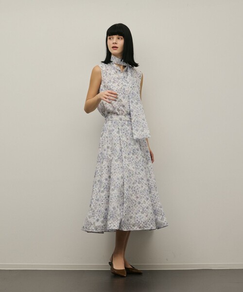 GRACE CONTINENTAL（グレースコンチネンタル）の「シアーフラワープリントジャガードフレアスカート（スカート・レディース・グレー/イエロー・38/36）」の5枚目の写真