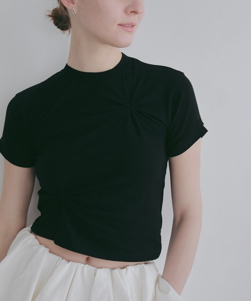 MANOF(マノフ)の「TUCK CUT TOPS(Tシャツ/カットソー・レディース・ホワイト/ブラック/ブラウン/グリーン・F)」の13枚目の写真