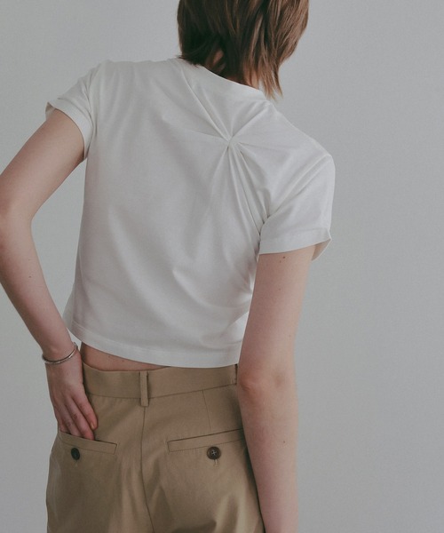 MANOF(マノフ)の「TUCK CUT TOPS(Tシャツ/カットソー・レディース・ホワイト/ブラック/ブラウン/グリーン・F)」の10枚目の写真