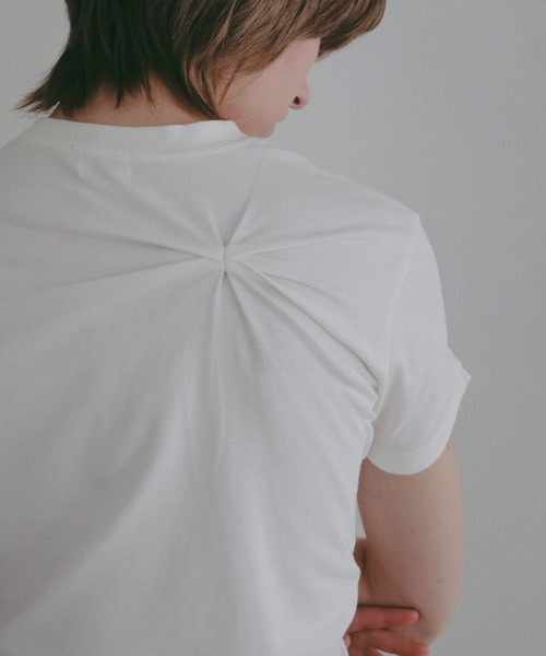 MANOF(マノフ)の「TUCK CUT TOPS(Tシャツ/カットソー・レディース・ホワイト/ブラック/ブラウン/グリーン・F)」の12枚目の写真