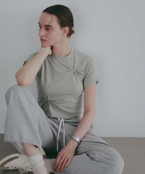 MANOF(マノフ)の「TUCK CUT TOPS(Tシャツ/カットソー・レディース・ホワイト/ブラック/ブラウン/グリーン・F)」の21枚目の写真