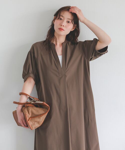 le.coeur blanc(ルクールブラン)の「ギャザースリーブスキッパーワンピース(ワンピース・レディース・ブラック/ブラウン・38)」の1枚目の写真