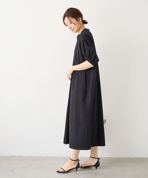 le.coeur blanc(ルクールブラン)の「ギャザースリーブスキッパーワンピース(ワンピース・レディース・ブラック/ブラウン・38)」の21枚目の写真