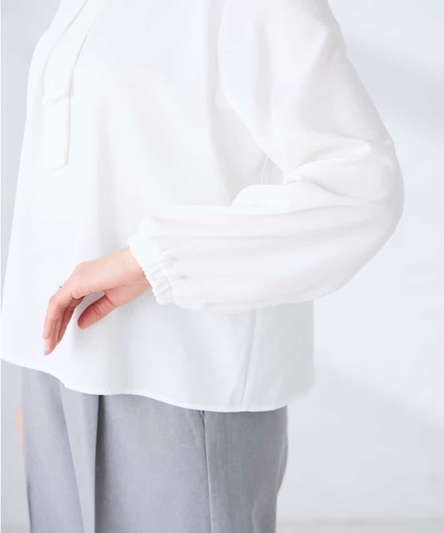 a.v.v(アーヴェヴェ)の「【洗える/ストレッチ】バーチャームボウタイブラウス(シャツ/ブラウス・レディース・ホワイト/アイボリー/ライトピンク・40/38/42/36)」の8枚目の写真