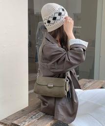 ハートチャーム付きスウェードハンドバック