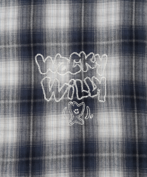 Wacky WiLLy(ワッキーウィリー)の「刺繍グラフィックチェック長袖シャツネイビー(シャツ/ブラウス・レディース・その他・SMALL/MEDIUM/LARGE)」の5枚目の写真
