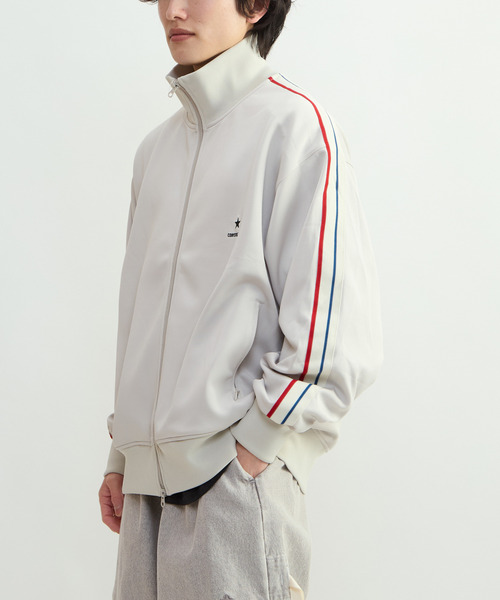 CONVERSE TOKYO(コンバーストウキョウ)の「SIDE LINE LOOSE TRACK JACKET(UNISEX)(その他アウター・レディース・オリーブ/ブラック/チャコールグレー/ライトグレー・LARGE/MEDIUM)」の13枚目の写真