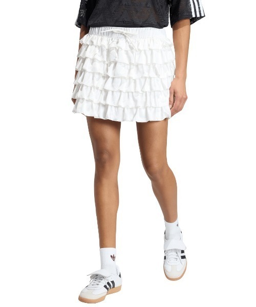 adidas(アディダス)の「adidas originals LACE RUFFLE MINI SKIRT(アディダスオリジナルス レース フリル ミニスカート)(スカート・レディース・ブラック/ホワイト系・LARGE/MEDIUM/SMALL)」の4枚目の写真