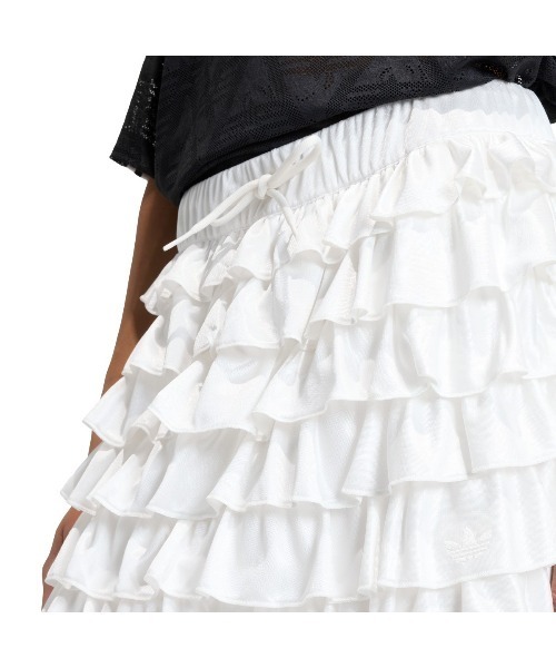 adidas(アディダス)の「adidas originals LACE RUFFLE MINI SKIRT(アディダスオリジナルス レース フリル ミニスカート)(スカート・レディース・ブラック/ホワイト系・LARGE/MEDIUM/SMALL)」の7枚目の写真