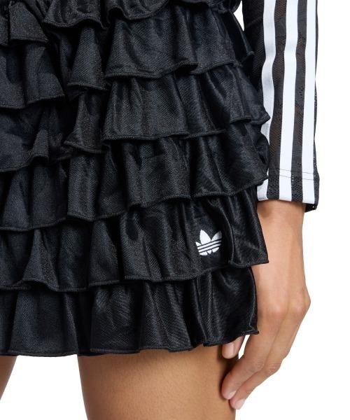 adidas(アディダス)の「adidas originals LACE RUFFLE MINI SKIRT(アディダスオリジナルス レース フリル ミニスカート)(スカート・レディース・ブラック/ホワイト系・LARGE/MEDIUM/SMALL)」の12枚目の写真
