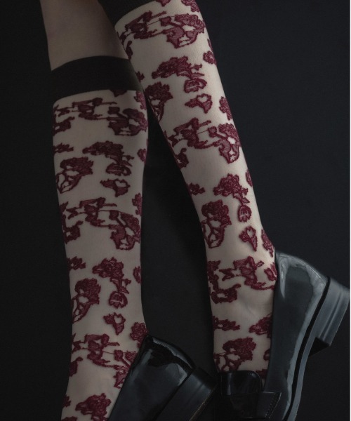 FAKUI(ファクイ)の「3COLOR FLOWER SEE-THROUGH SOCKS / 3カラー花柄シースルーソックス(ソックス/靴下・レディース・ボルドー/ブルー・22.0~24.0cm)」の2枚目の写真