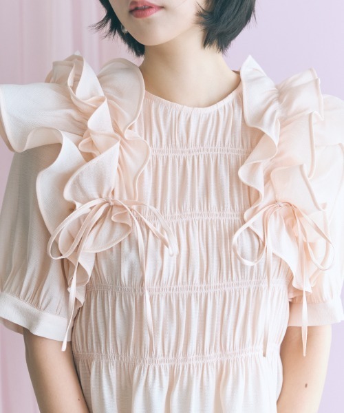 marun(マルン)の「<大きいサイズ>ギャザーフリルトップス marun(Tシャツ/カットソー・レディース・ピンク/ブラック・L/LL/3L/4L/5L)」の10枚目の写真