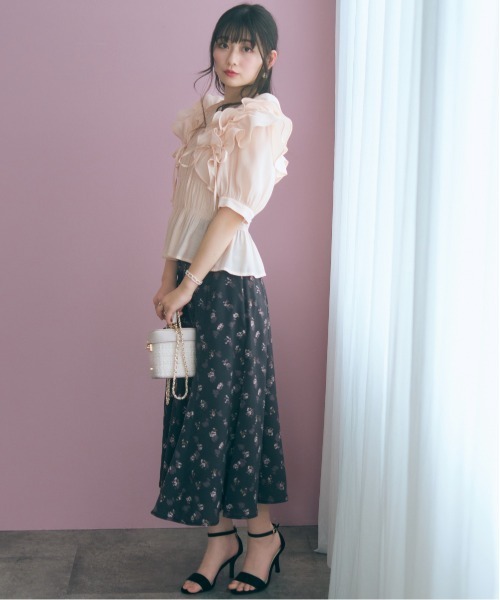 marun(マルン)の「<大きいサイズ>ギャザーフリルトップス marun(Tシャツ/カットソー・レディース・ピンク/ブラック・L/LL/3L/4L/5L)」の3枚目の写真