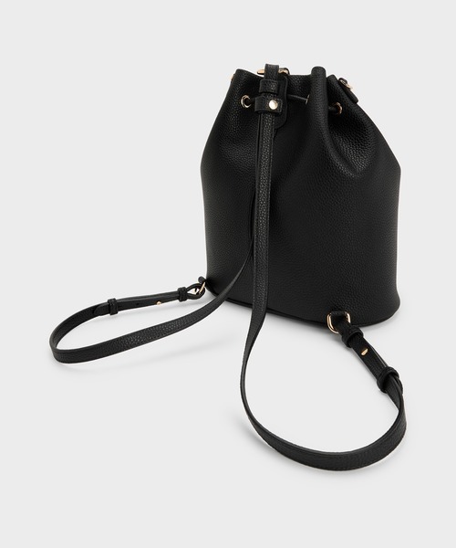 CHARLES & KEITH(チャールズ & キース)の「Beryl ベリル ドローストリングバッグパック(バックパック/リュック・レディース・ブルーグラス/チョコ/ブラック・M)」の8枚目の写真