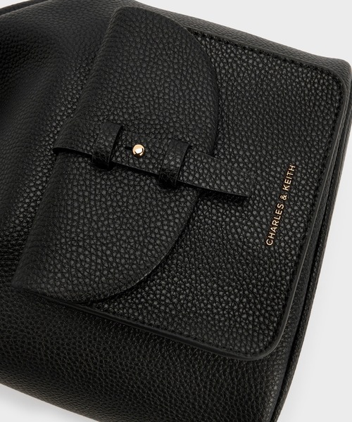 CHARLES & KEITH(チャールズ & キース)の「Beryl ベリル ドローストリングバッグパック(バックパック/リュック・レディース・ブルーグラス/チョコ/ブラック・M)」の9枚目の写真