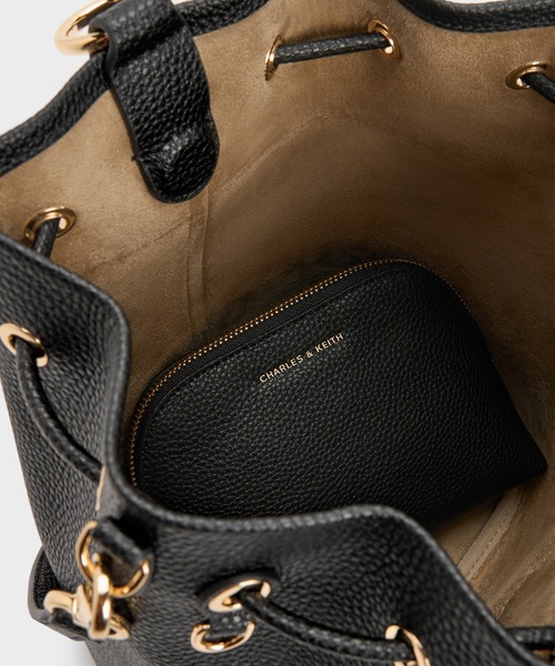CHARLES & KEITH(チャールズ & キース)の「Beryl ベリル ドローストリングバッグパック(バックパック/リュック・レディース・ブルーグラス/チョコ/ブラック・M)」の10枚目の写真