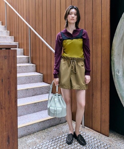 CHARLES & KEITH(チャールズ & キース)の「Beryl ベリル ドローストリングバッグパック(バックパック/リュック・レディース・ブルーグラス/チョコ/ブラック・M)」の22枚目の写真