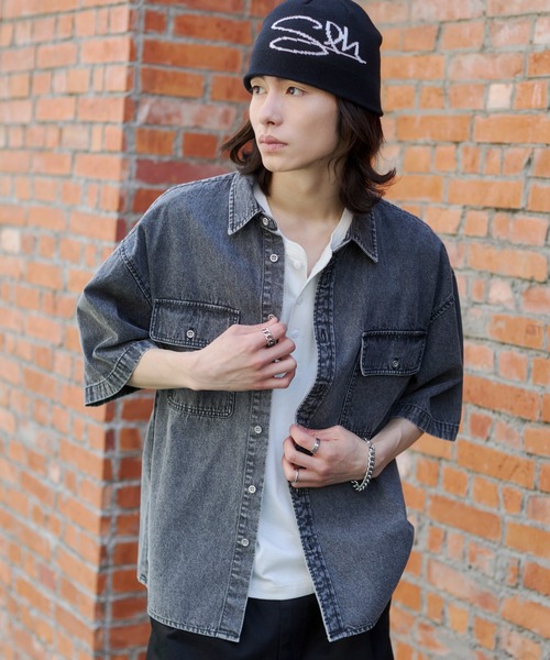 WEGO（ウィゴー）の「WEGO/【26年春夏新作】カラーデニムシャツ（シャツ/ブラウス・メンズ・ブラウン系その他/スカイブルー/ブラック系3/レッド系その他・LARGE/MEDIUM）」の15枚目の写真