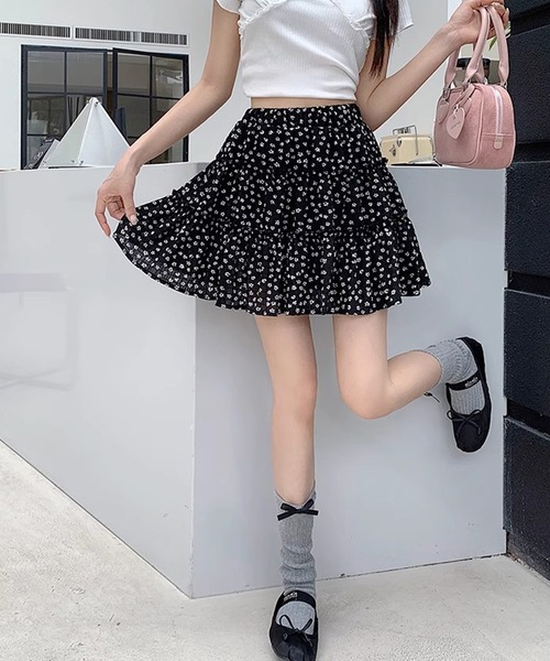 shyam inspiration(シャムインスピレーション)の「小花柄ギャザースカート/インナーパンツ/モノトーン/フレア(スカート・レディース・ブラック/ホワイト・S/M)」の11枚目の写真