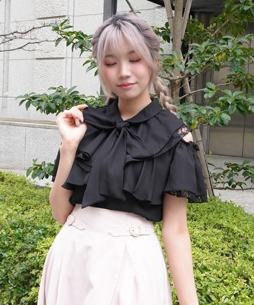 axes femme POETIQUE(アクシーズファムポエティック)の「2WAYオフショルフリルBL(シャツ/ブラウス・レディース・ブラック/ホワイト/ピンク・MEDIUM)」の10枚目の写真