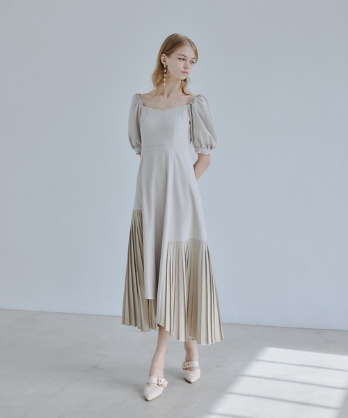 ORGUE(オルグ)の「Pleats docking dress/プリーツドッキングドレス(ワンピース・レディース・ブラック/ライトベージュ・SMALL/MEDIUM)」の1枚目の写真