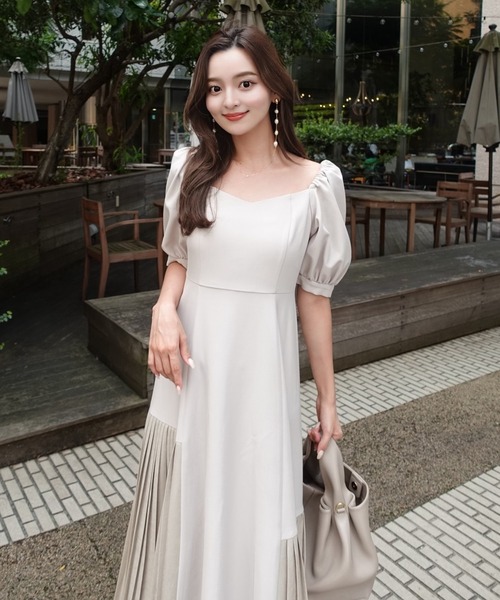 ORGUE(オルグ)の「Pleats docking dress/プリーツドッキングドレス(ワンピース・レディース・ブラック/ライトベージュ・SMALL/MEDIUM)」の12枚目の写真