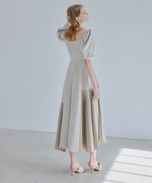 ORGUE(オルグ)の「Pleats docking dress/プリーツドッキングドレス(ワンピース・レディース・ブラック/ライトベージュ・SMALL/MEDIUM)」の6枚目の写真
