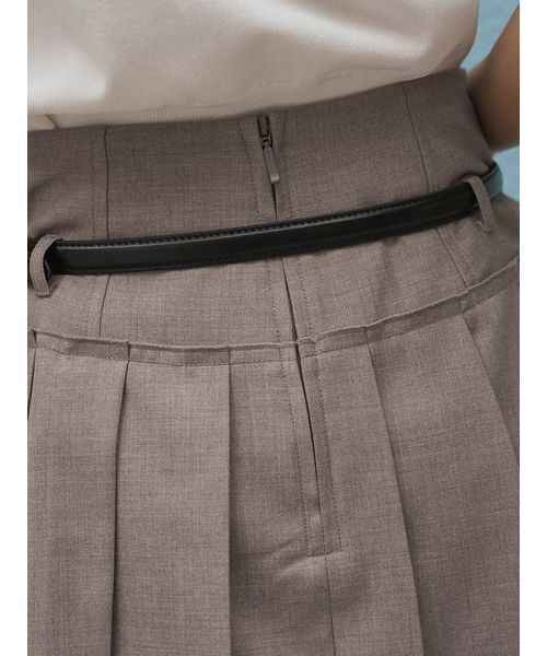 SNIDEL(スナイデル)の「ベルトセットプリーツミニスカショーパン(その他パンツ・レディース・ホワイト/グレー/ブラック・0/1)」の8枚目の写真