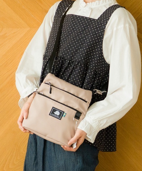 多収納ショルダーバッグ＜撥水加工＞（ショルダーバッグ