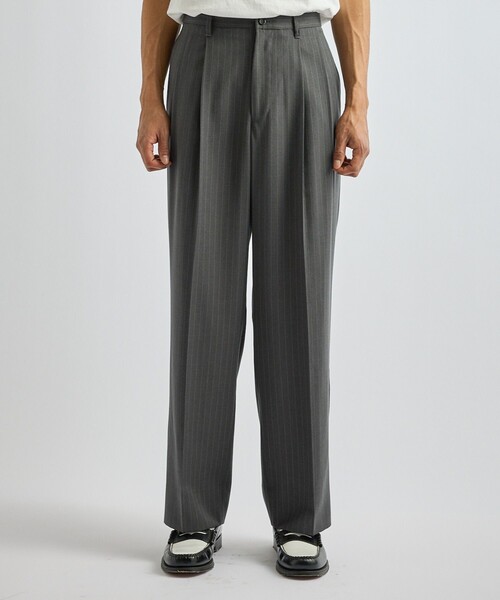 Saturdays NYC(サタデーズ ニューヨークシティ )の「George Herringbone Stripe Two Tuck Pant(その他パンツ・メンズ・グレー/ブラック・L/M/S)」の1枚目の写真