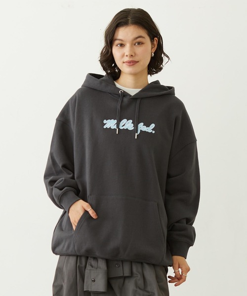 MILKFED.(ミルクフェド)の「ICING LOGO SWEAT HOODIE(パーカー・レディース・ピンク/チャコール/オフホワイト・M/L)」の2枚目の写真