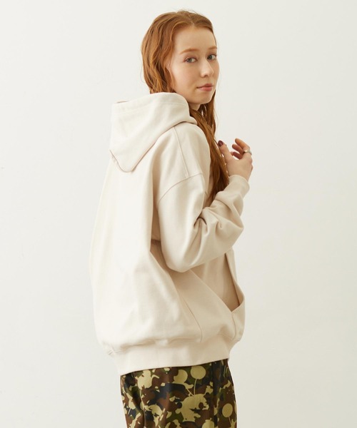 MILKFED.(ミルクフェド)の「ICING LOGO SWEAT HOODIE(パーカー・レディース・ピンク/チャコール/オフホワイト・M/L)」の5枚目の写真